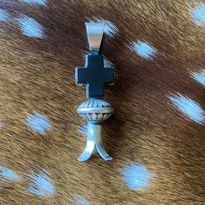 🛑SOLD🛑Sterling Silver & Onyx cross blossom Pendant 🖤